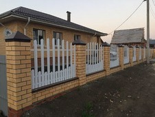 Фото забора из штакетника в Анапе